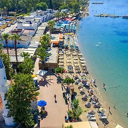 Halikarya & Restaurant Hotel