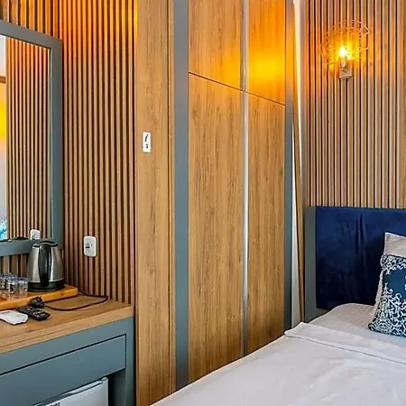 Halikarya & Restaurant Hotel