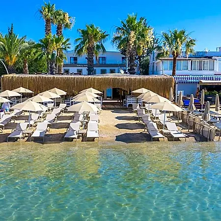 Hotel Halikarya & Restaurant